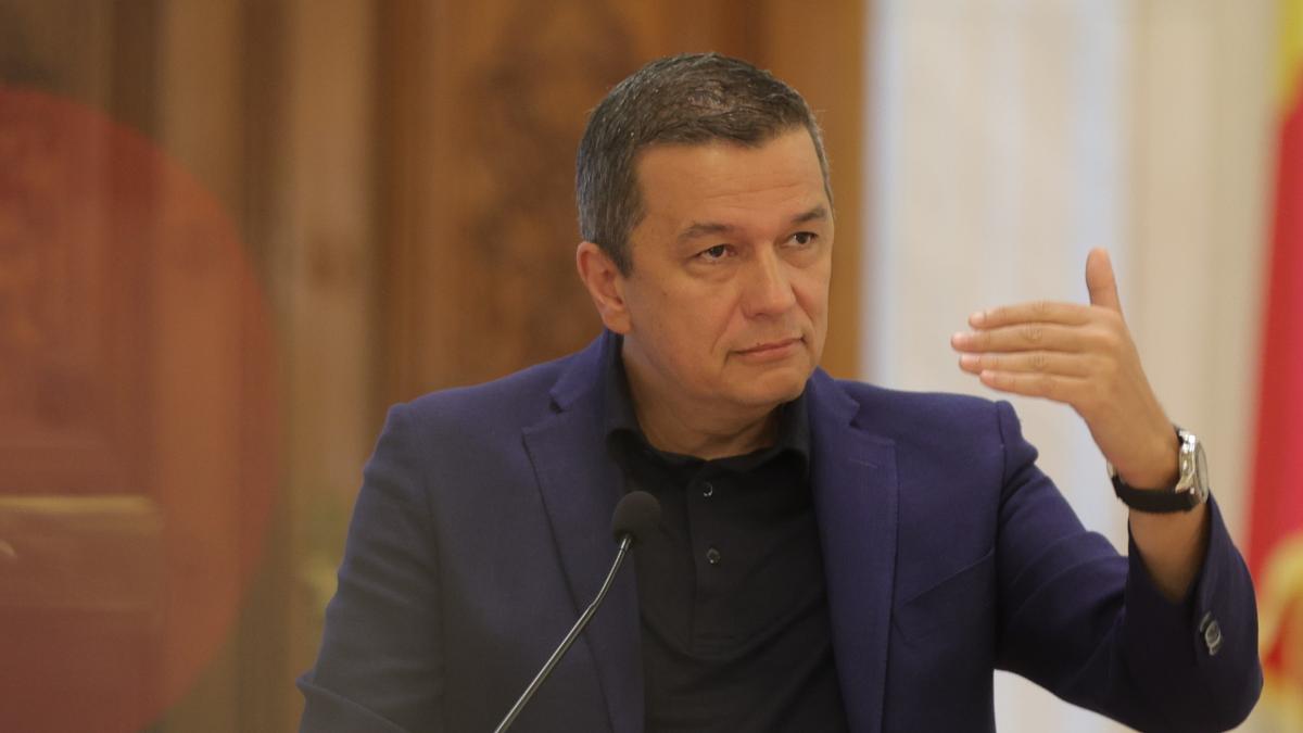 politician roman gesticuland cu mana