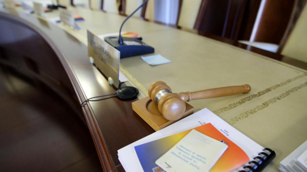 peste 120 de persoane sunt vizate de amendamentul fritz din legea ani