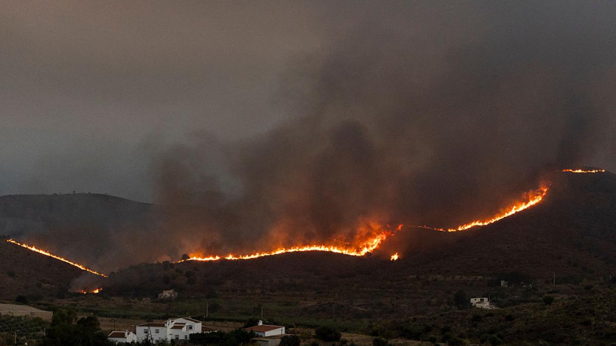 situatie critica in europa in belgia e cel mai mare incendiu din ultimul secol manastire de 1000 de ani din spania amenintata de foc