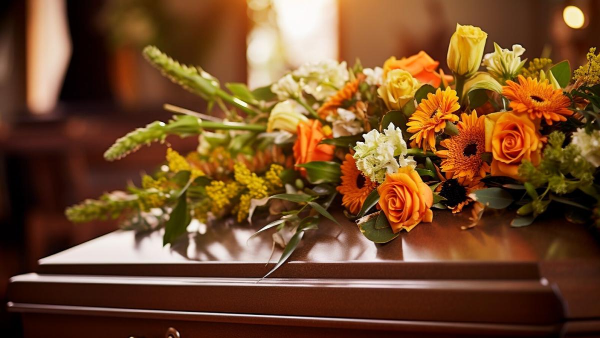 buchet de flori pe sicriu