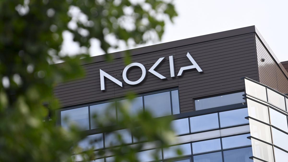 nokia se retrage aproape complet din china dupa mai bine de 40 de ani majoritatea angajatilor vor fi concediati