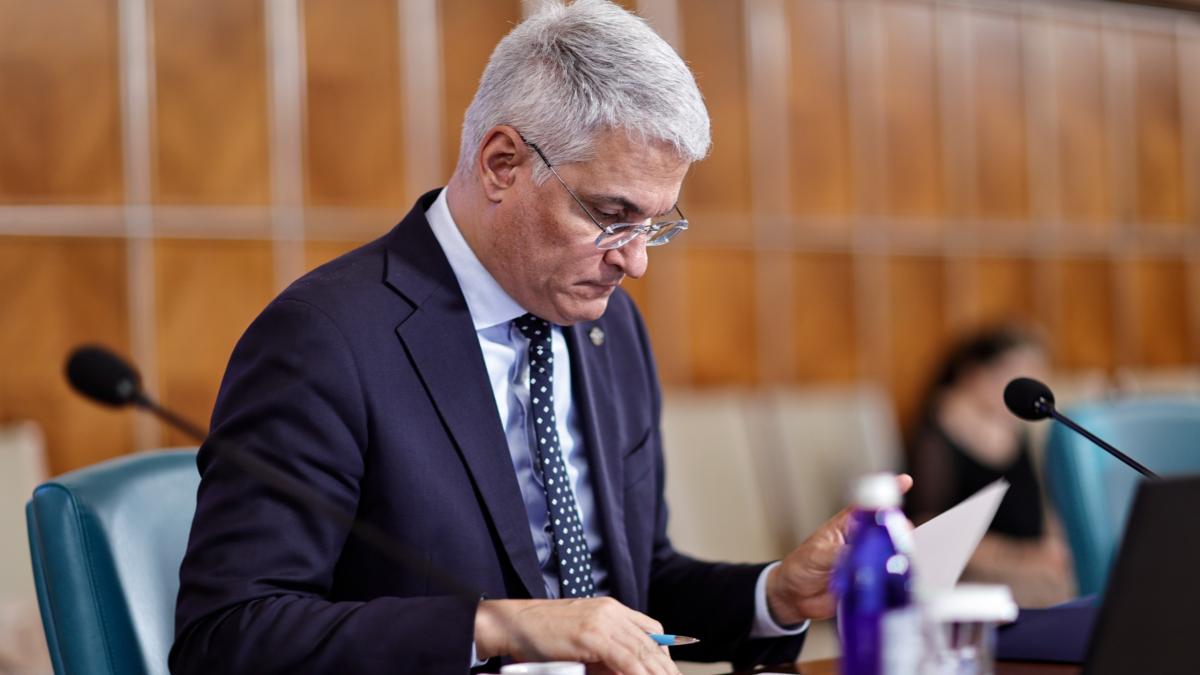 surse dragos pislaru a trimis o noua forma secreta a legii salarizarii la bruxelles oficialii ce nu ar fi de acord cu ea