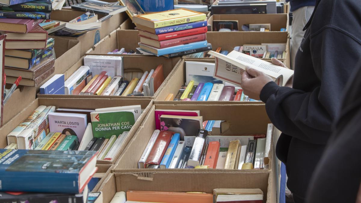 vanzarile de carti second hand sunt in plina explozie sa fie oare din cauza inteligentei artificiale