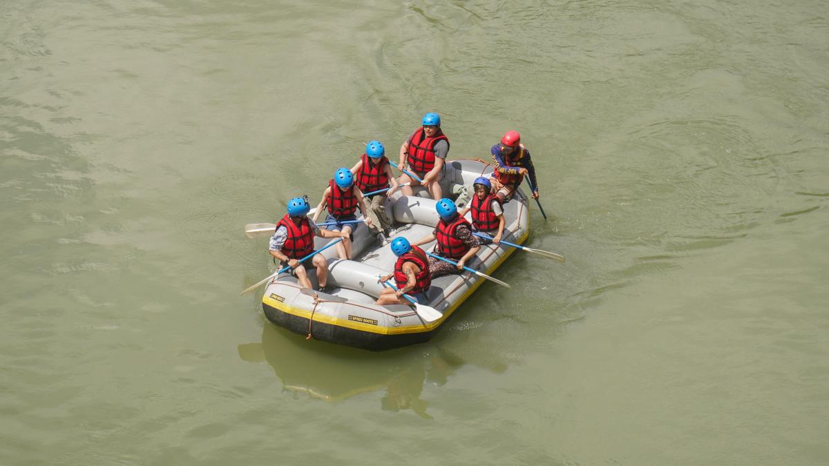 de la colosseum la rafting pe tibru cum fug turistii din roma de canicula si aglomeratie este o experienta deosebita