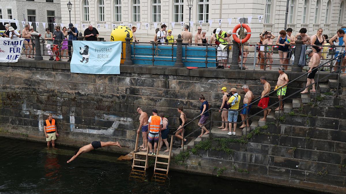 la basel se inoata in fluviu in germania risti o amenda uriasa daca faci asta in dunare de ce e interzis scaldatul in rauri