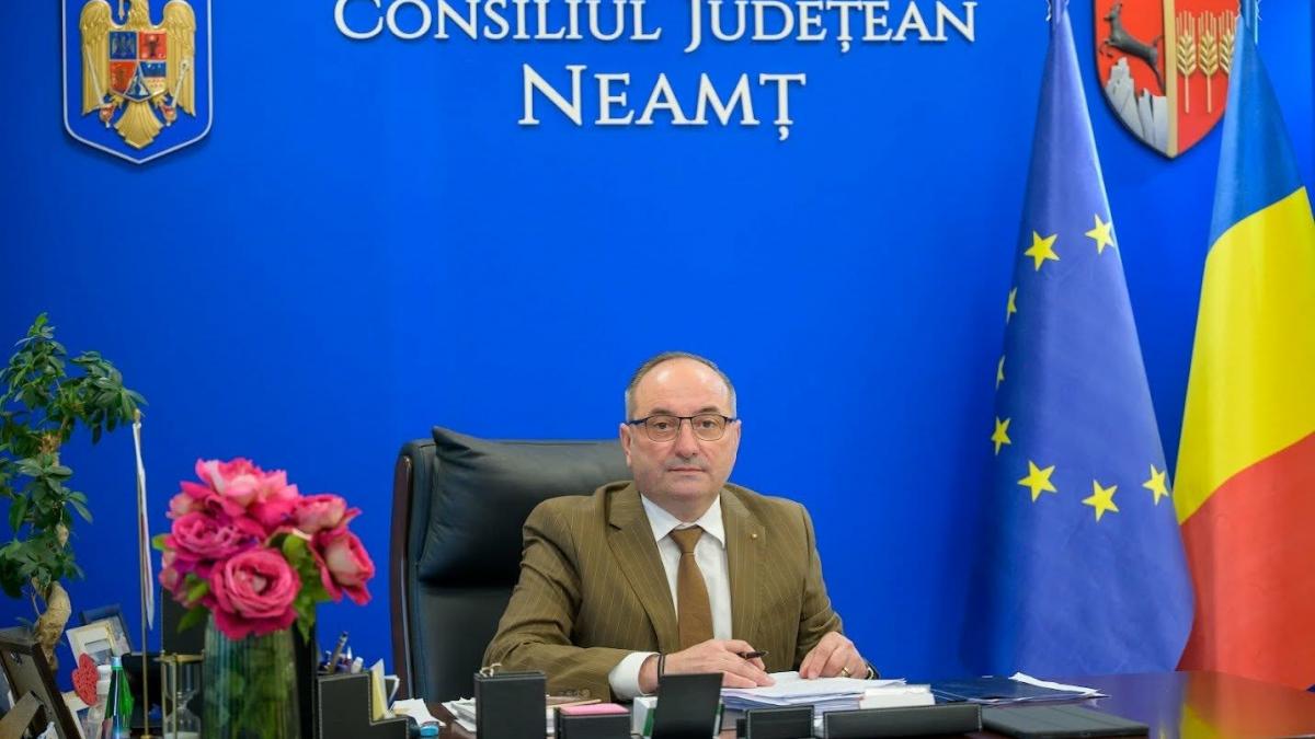 presedintele cj neamt acuza guvernul ca lasa blocate proiecte vitale pentru judet dar investeste in stadioane este revoltator