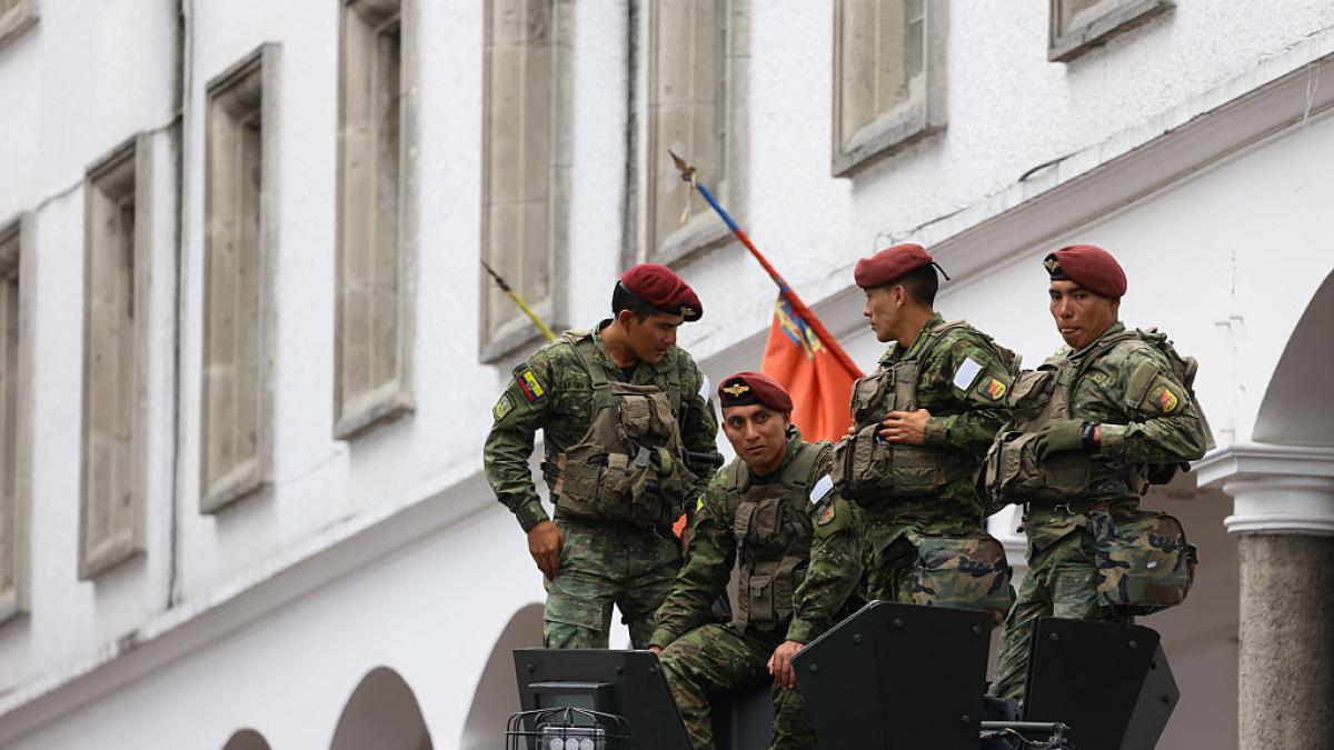 ecuador desfasoara operatiuni militare comune cu sua in apropierea frontierei cu columbia