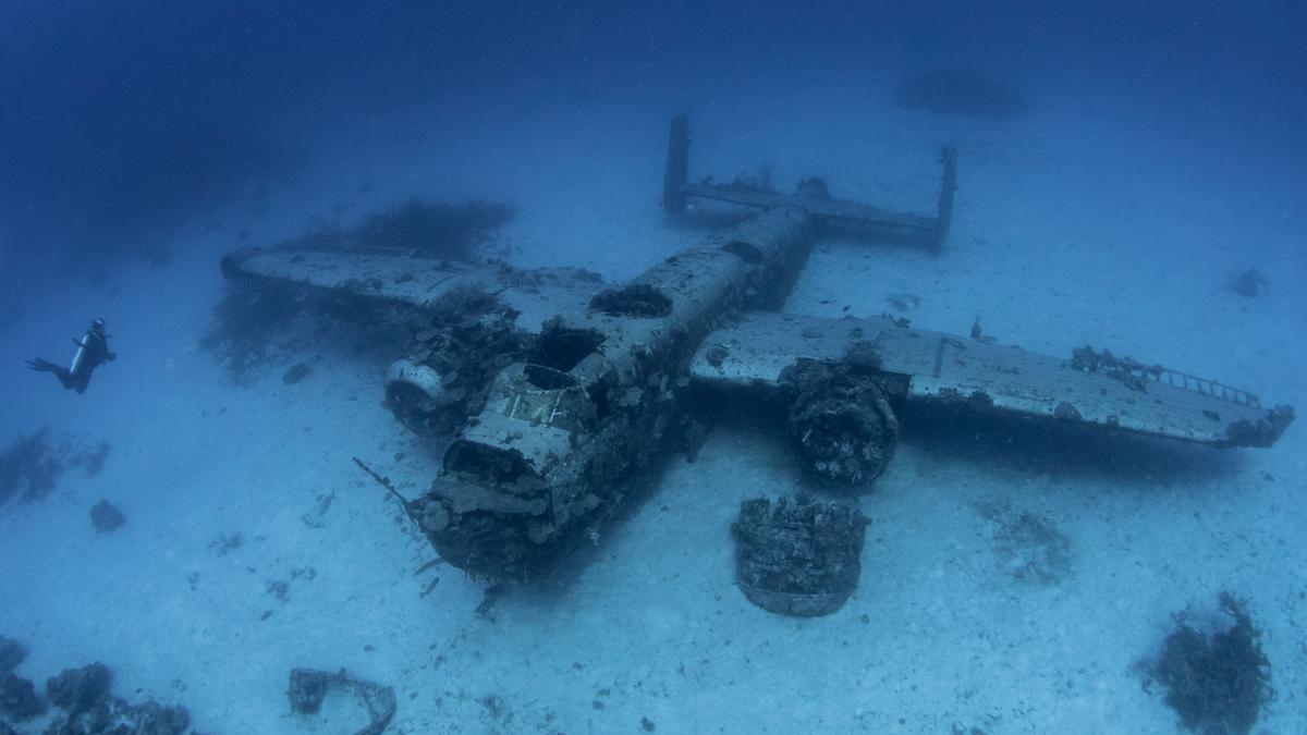 150 de avioane de razboi dorm pe fundul pacificului ce au gasit scafandrii acolo la 80 de ani distanta iti taie respiratia