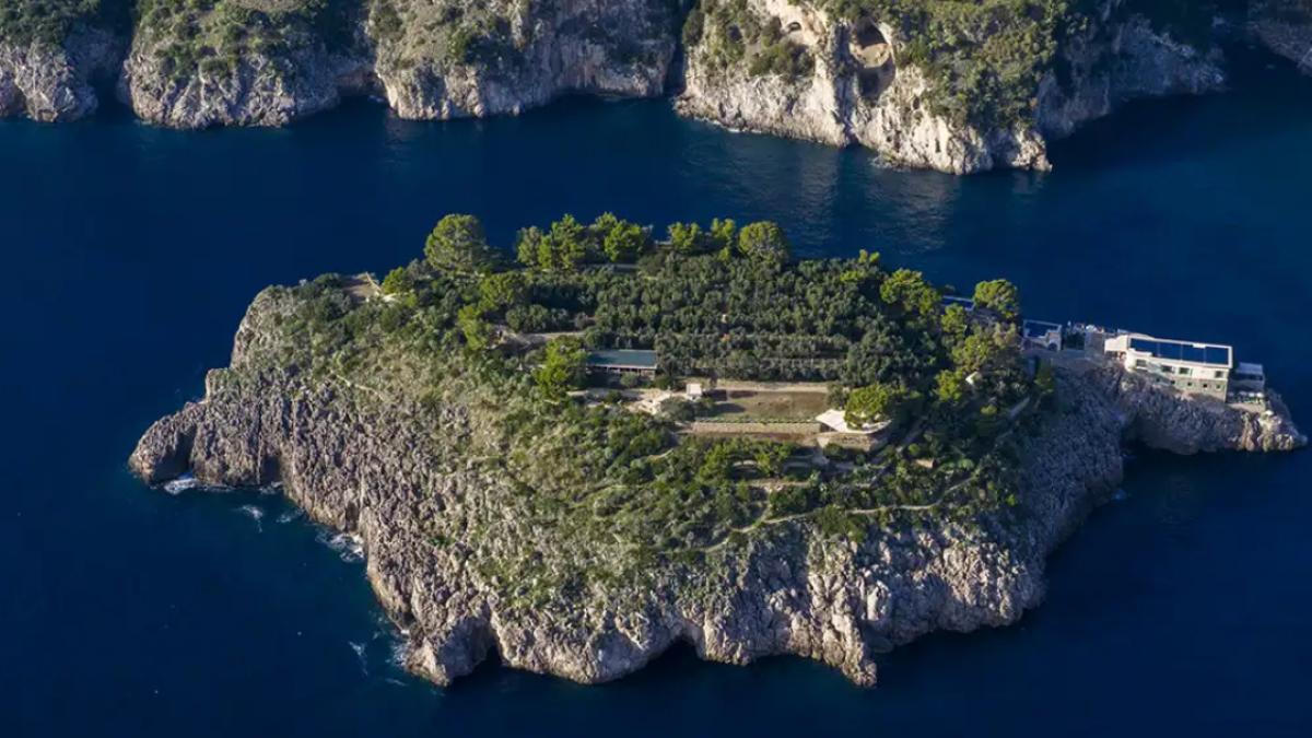 O vilă situată pe insula privată Isola d’Isca