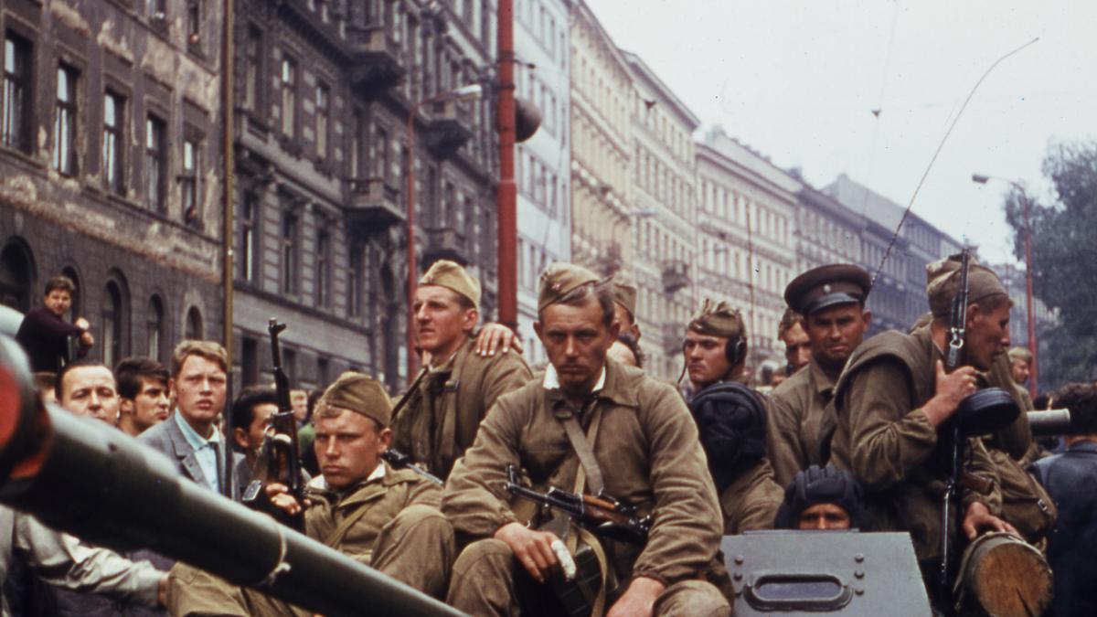 raport secret mapn cum au neutralizat turistii rusi armata cehoslovaca intr o zi in timpul invaziei din august 1968