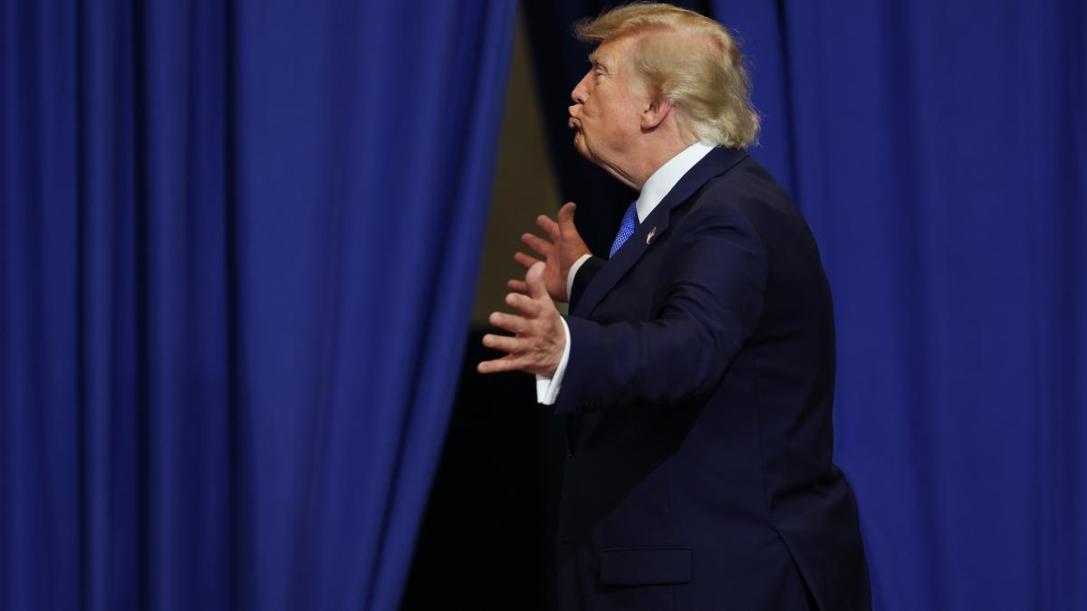 trump i a ironizat ani de zile pe altii pentru kg in plus acum medicii sunt ingrijorati de greutatea lui cat a ajuns sa cantareasca