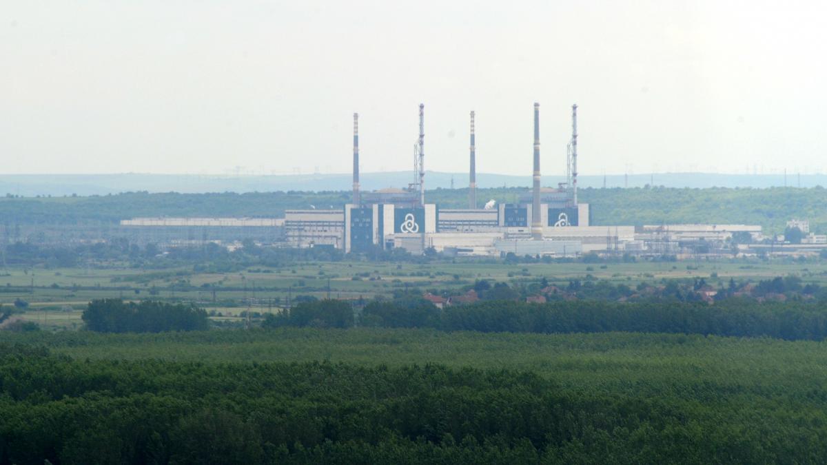 bulgaria ridica un dig pe dunare ca sa si salveze centrala nucleara de la kozlodui