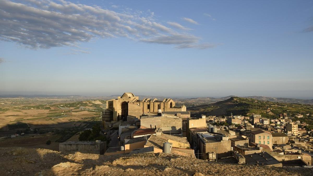naro in sicilia este cea mai noua destinatie din italia care ofera case cu doar 1 euro
