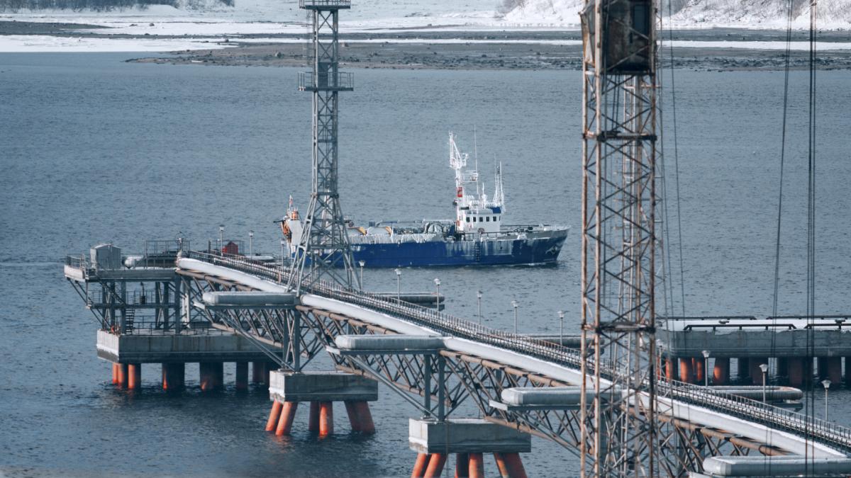 remorcher instalatie conducte marea barents arctica