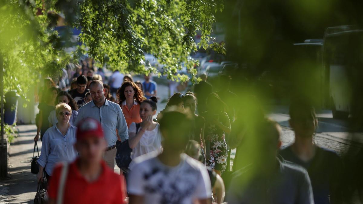 in 16 ani populatia ocupata civila a romaniei s a redus cu un milion de persoane potrivit ins
