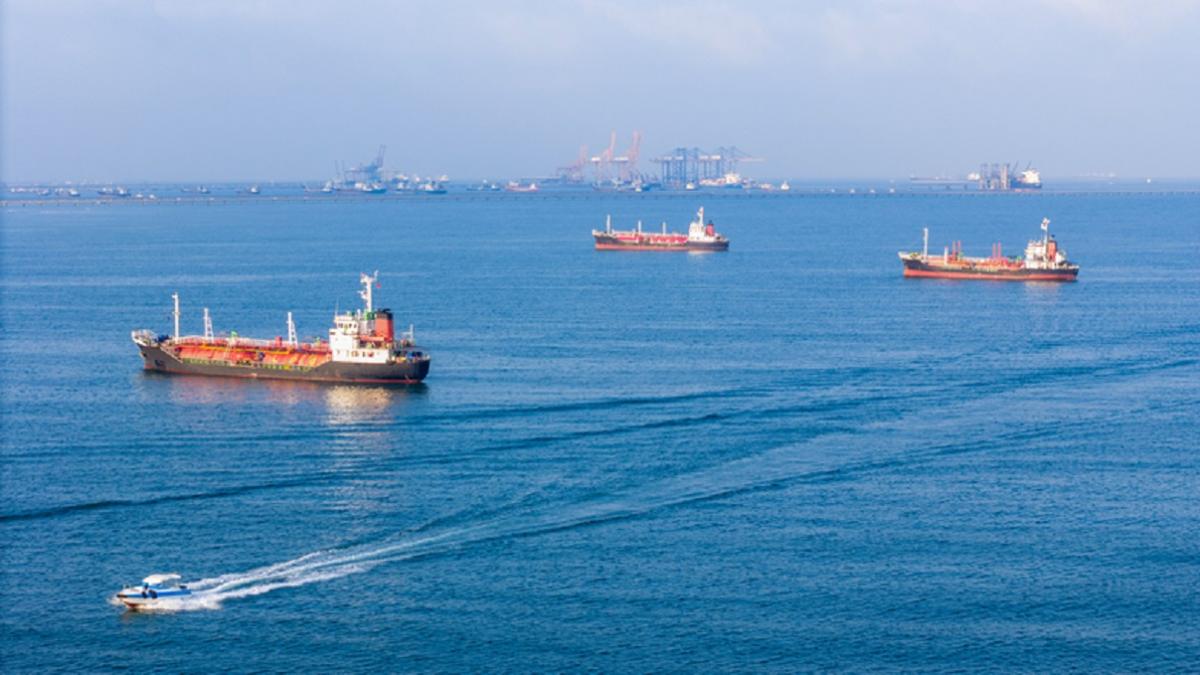 iranul si omanul discuta despre crearea unui coridor de navigatie temporar in stramtoarea ormuz si o operatiune de deminare