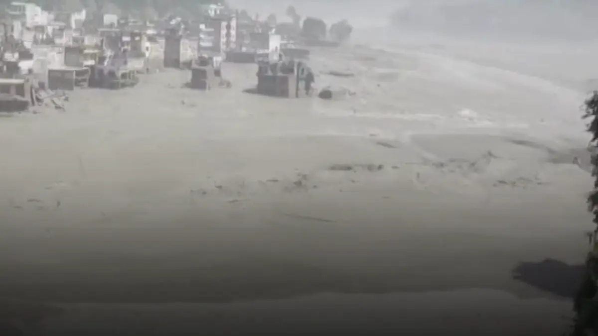 imagini apocaliptice in nepal viituri uriase au maturat totul in cale sute de persoane disparute inclusiv 291 de turisti straini