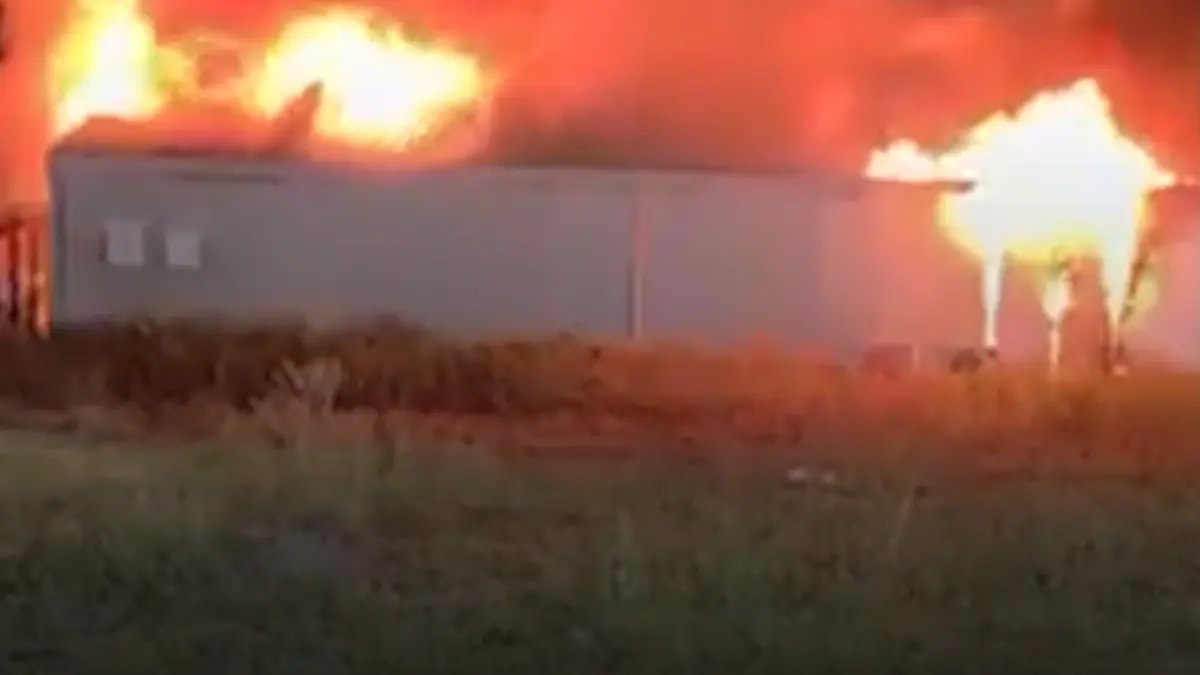 incendiu puternic la o hala cu baterii pentru stocarea energiei in buzau