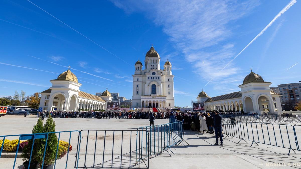 catedrala nationala se redeschide pentru credinciosi cand va avea loc prima liturghie din acest an