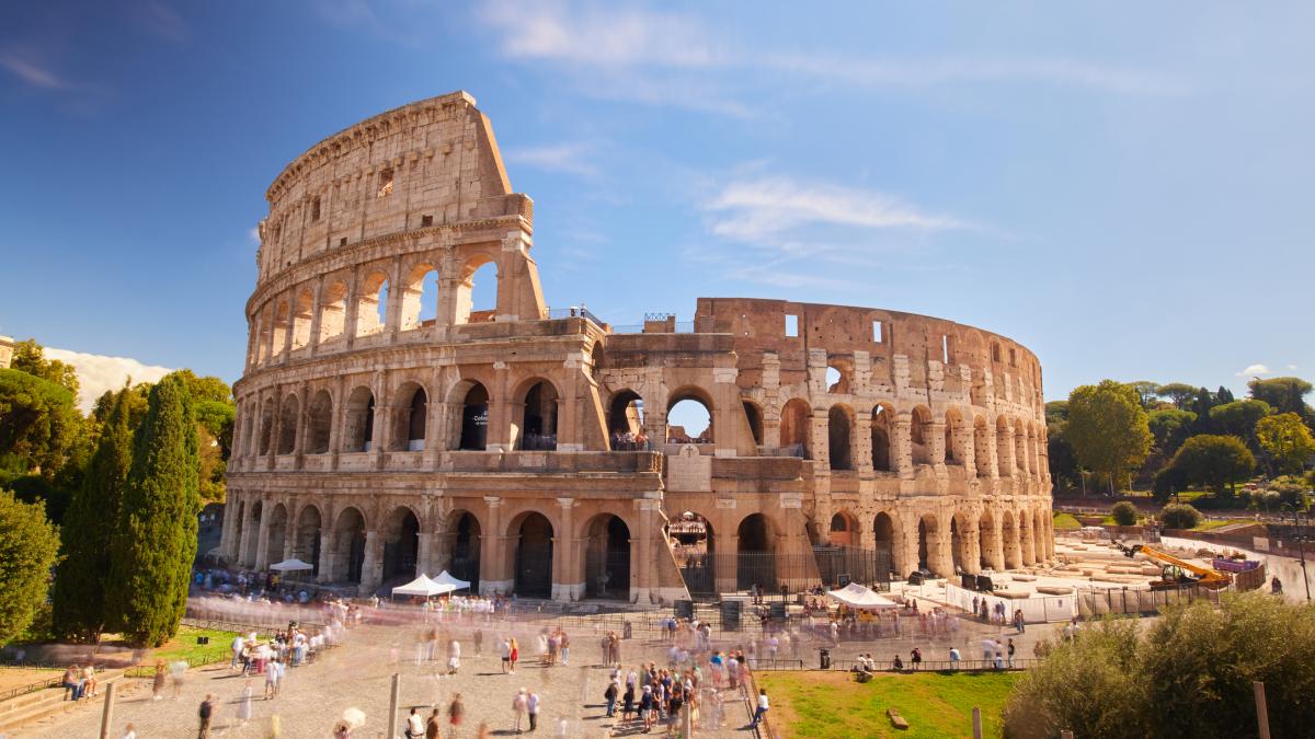 masuri sporite de securitate la colosseum italienii sunt exasperati de hotii de buzunare si au creat o zona rosie