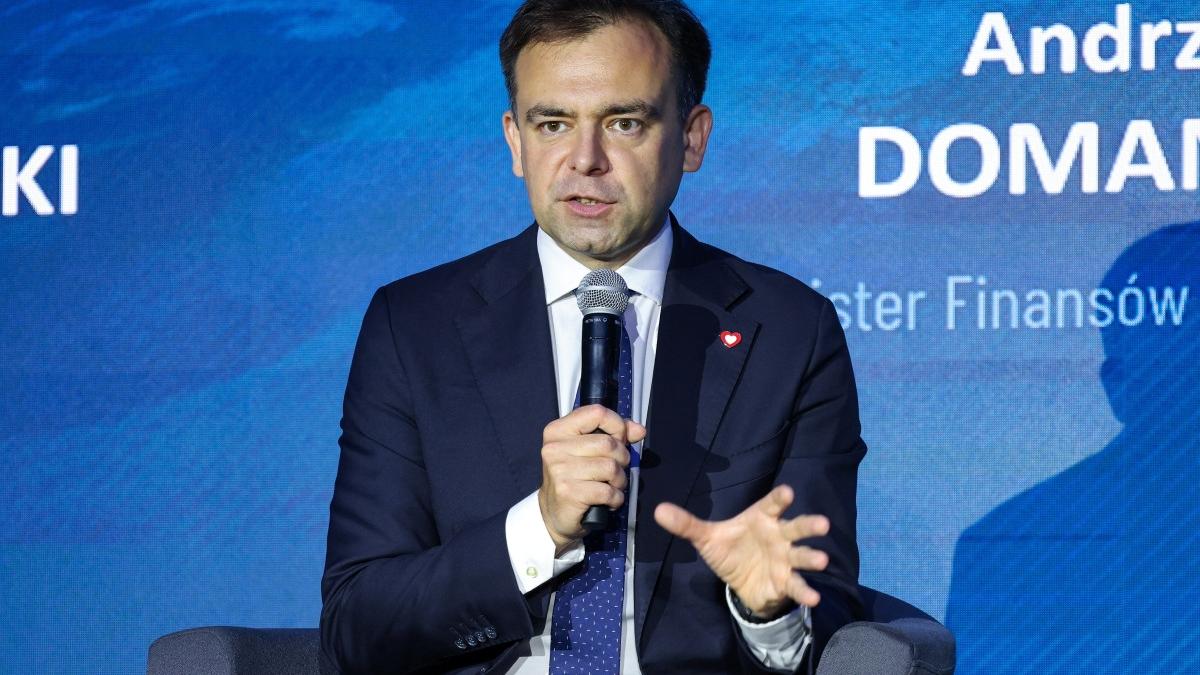 polonia estimeaza un deficit bugetar de 7 1 din pib si o crestere economica de 3