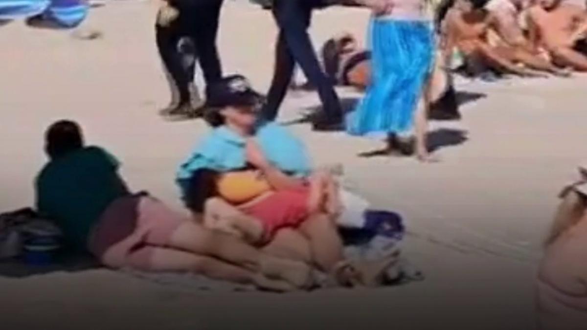 alerta pe plaja din eforie nord o femeie a scos din apa un fragment de drona si l a aruncat sub foisorul salvamarilor