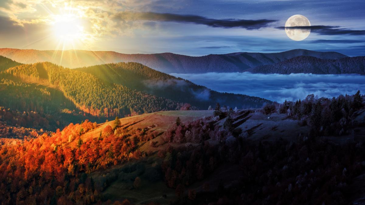 soare pe timp de zi peste munti toamna si luna plina noaptea