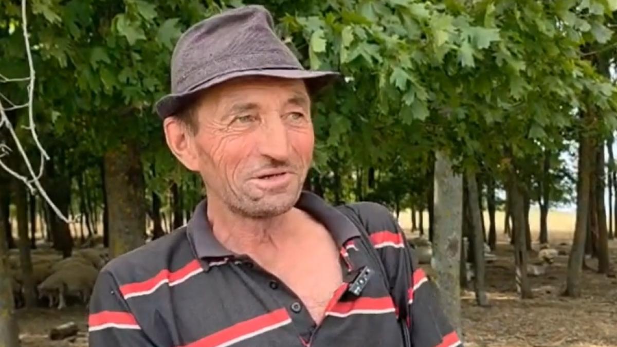 ciobanul care a gasit drona din vaslui i a scos firele inainte sa vina politia n am stiut ce i tiuia se aprindeau niste becuri