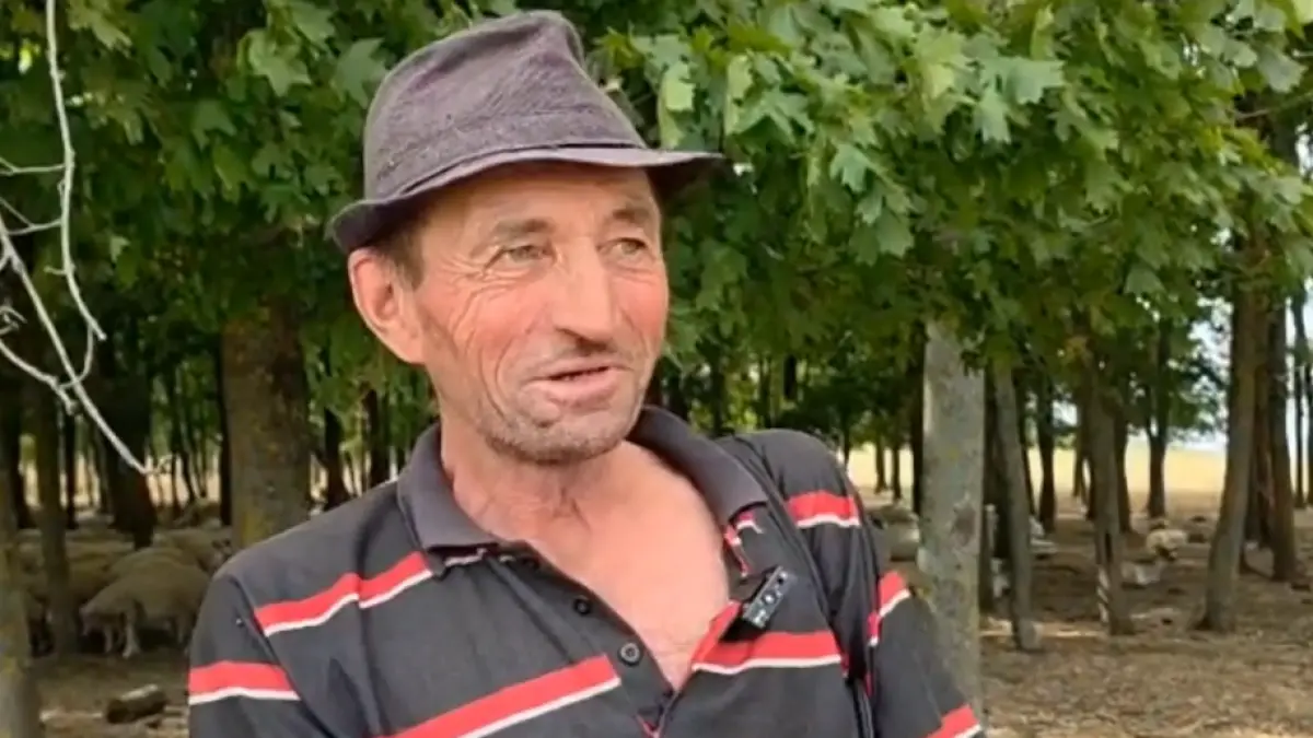 ciobanul care a gasit drona din vaslui i a scos firele inainte sa vina politia n am stiut ce i tiuia se aprindeau niste becuri