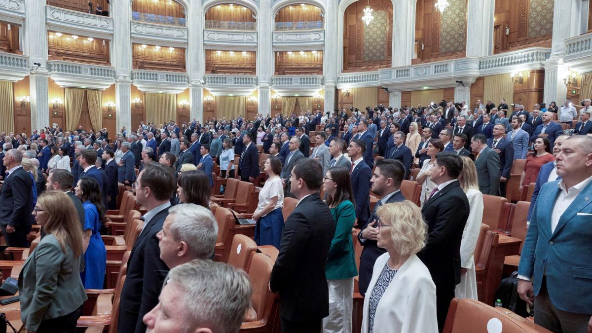 parlamentul incepe o noua sesiune ordinara camera deputatilor si senatul sunt convocate marti