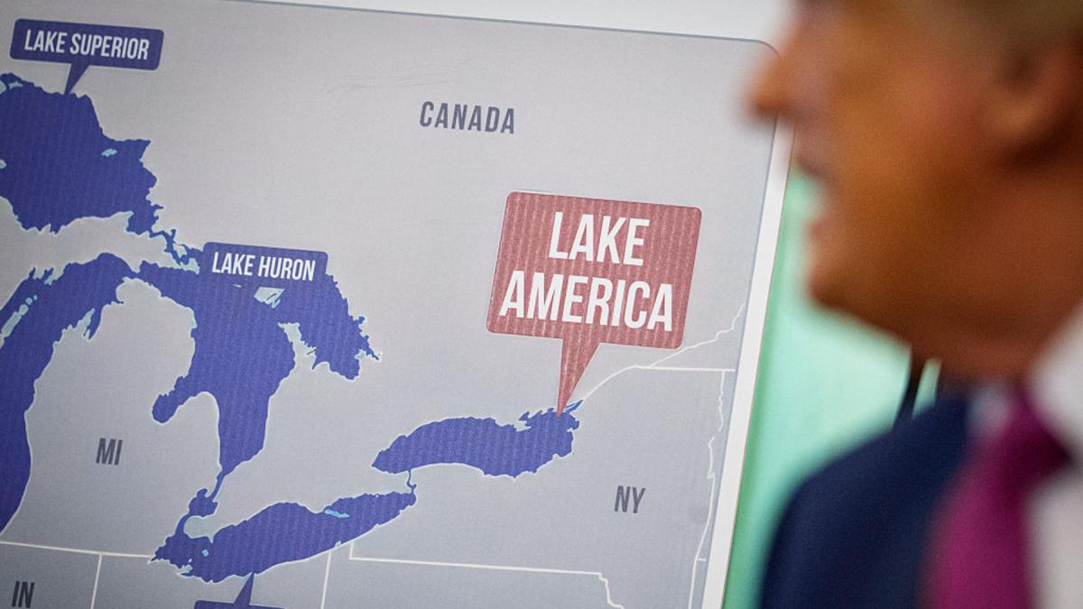 mapquest este nr 1 in app store dupa ce a refuzat sa schimbe numele lacului ontario in lacul america asa cum a decretat trump