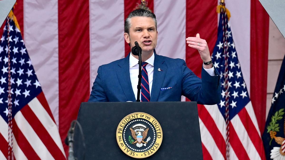 nyt pete hegseth a demis sau a blocat promovarea a peste 80 de generali si amirali multi dintre ei ofiteri de culoare si femei
