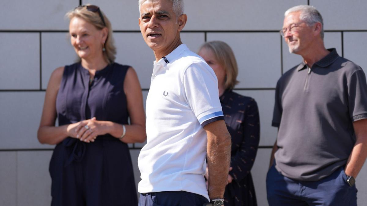 primarul londrei sadiq khan se plange ca e victima unei escrocherii dupa ce a fost amendat pentru o masina pe care nu o detine