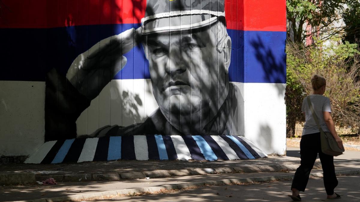 funeraliile fostului lider al sarbilor bosniaci ratko mladic provoaca furie la bruxelles ar echivala cu trantirea usii aderarii