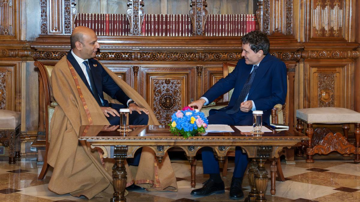 nicusor dan a primit la palatul cotroceni 17 noi ambasadori straini ce au discutat