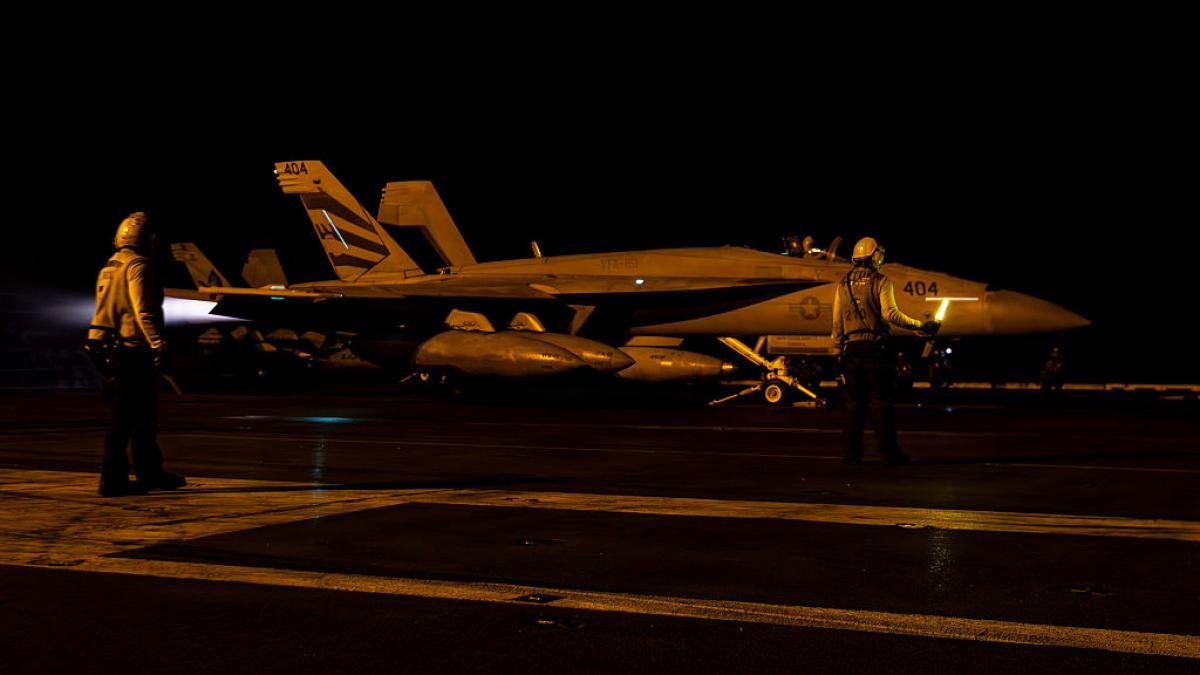 avion militar pe portavion
