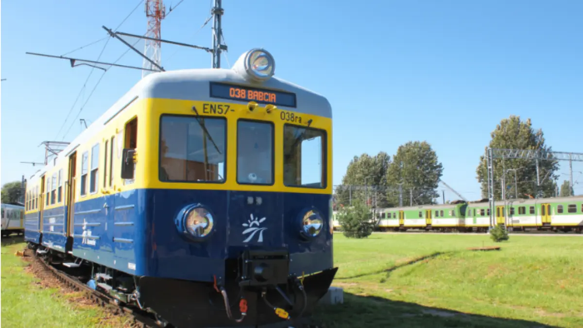 cel mai vechi tren electric din polonia revine pe sine dupa ce a fost reconditionat cum arata bunica de 63 de ani