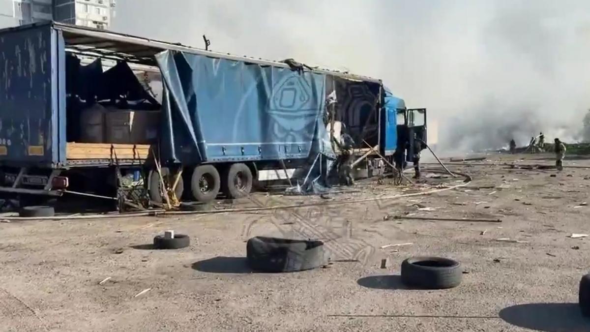 rusia a bombardat o parcare de tir uri in zaporojie dupa ce zelenski a propus o incetare a loviturilor in timpul vizitei emisarilor sua