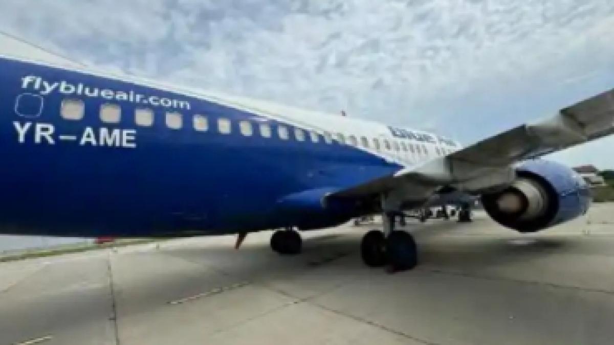 doua avioane boeing sunt scoase la licitatie in romania pretul de pornire este de 238 000 de euro