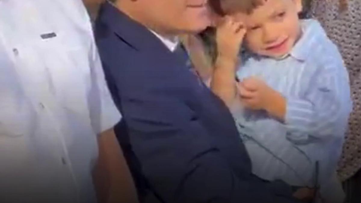 nicusor dan si mirabela gradinaru si au dus impreuna fetita la scoala aheea a intrat in clasa a patra