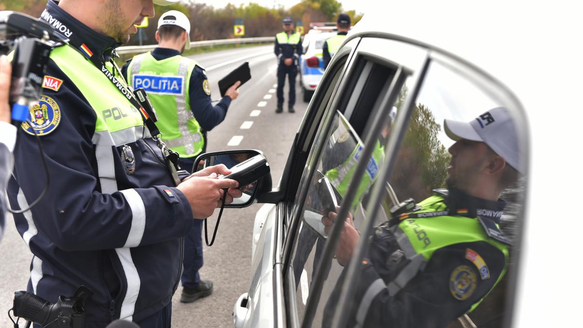 Sofer tras pe dreapta de Poliția Rutieră