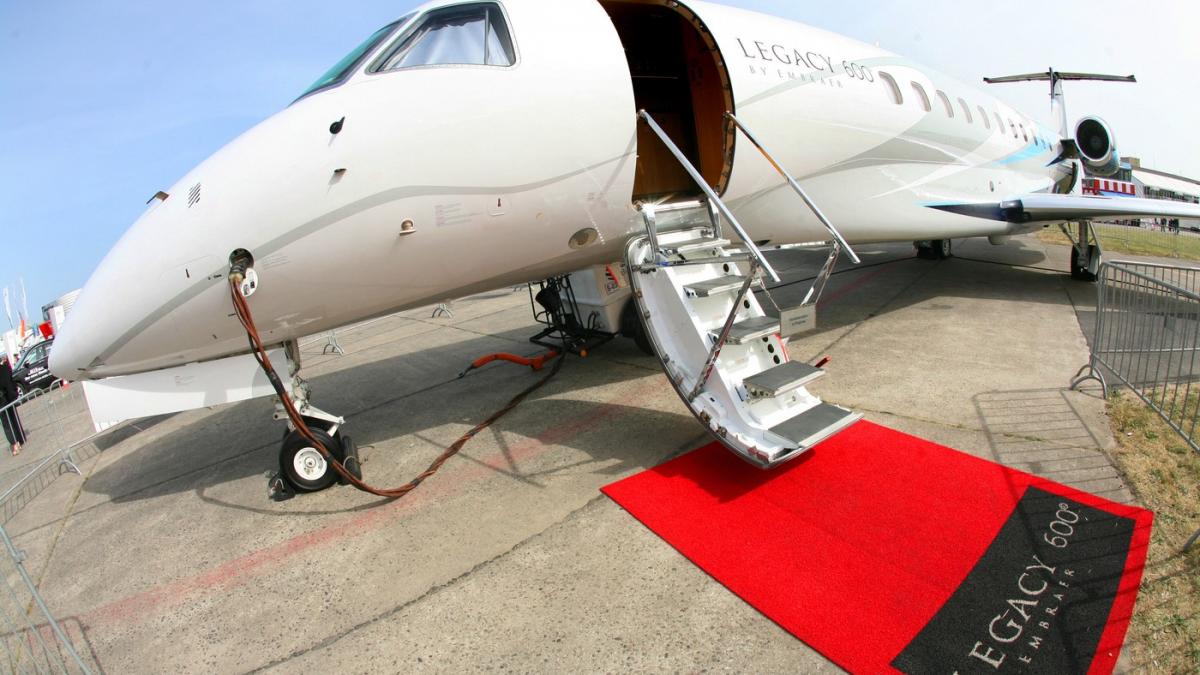 toti cei care au fost in avionul privat din scandalul mykonos vor fi audiati cine sunt pasagerii zborului catre insula bogatilor