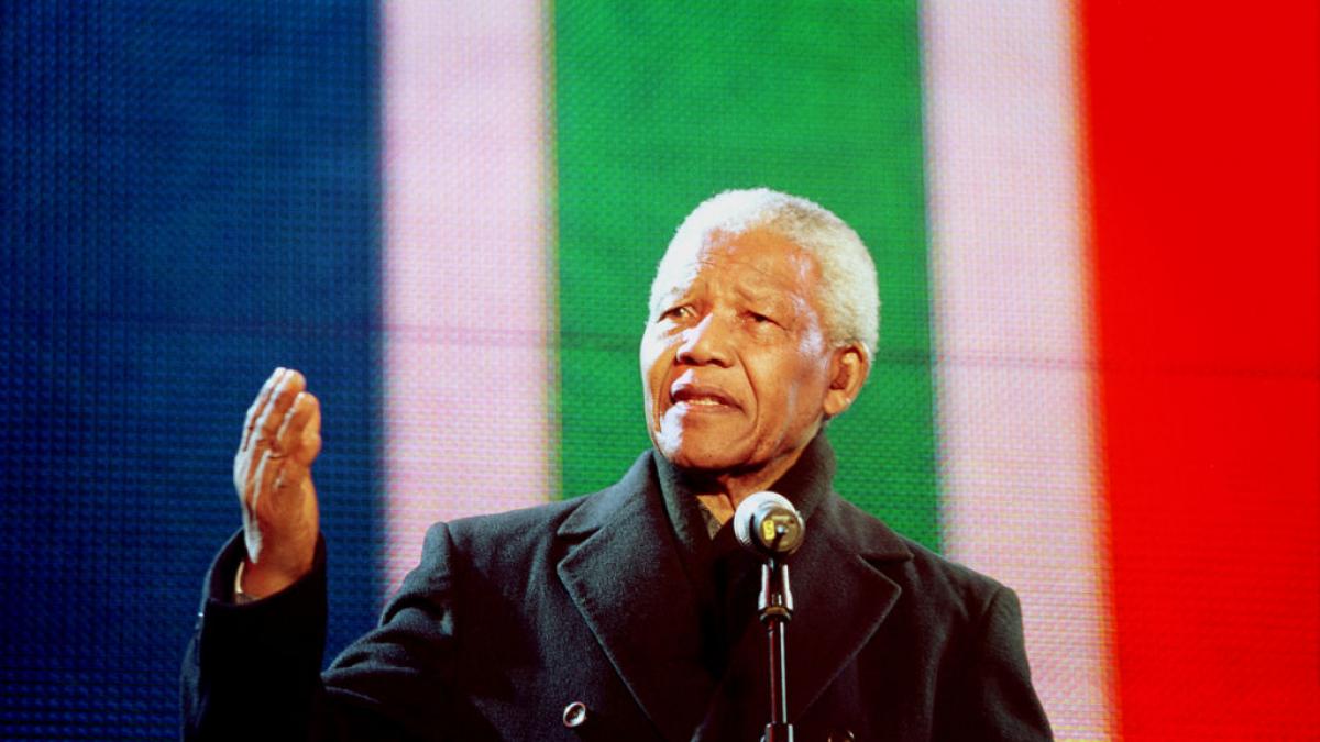 africa de sud vrea sa opreasca o licitatie din sua sunt scoase la vanzare 29 de obiecte care i au apartinut lui nelson mandela