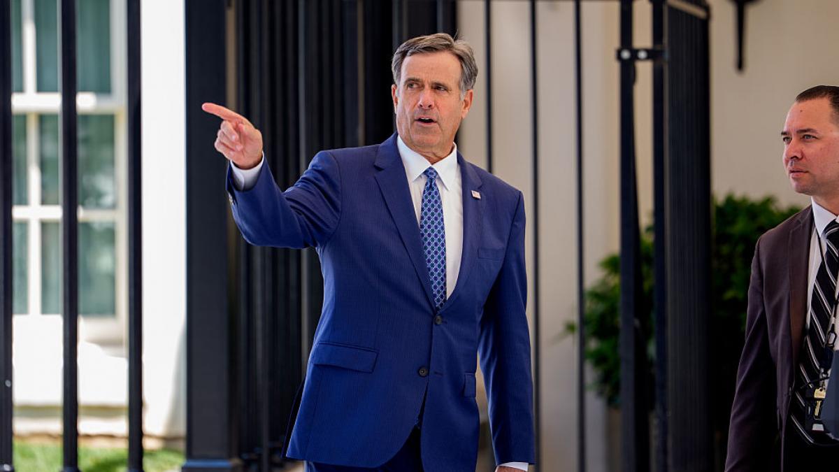 ft seful cia john ratcliffe va face naveta diplomatica washington moscova in razboiul din ucraina trump il retrage pe witkoff