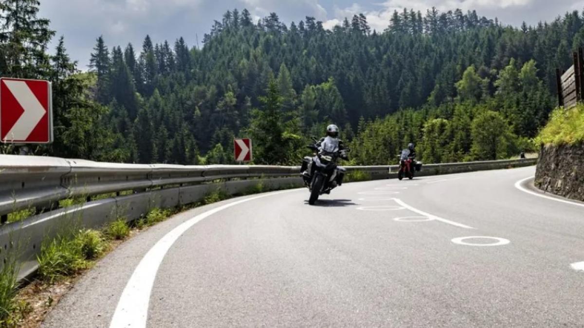 in spania au aparut noi marcaje rutiere pe sosele ce inseamna cercurile albe si ce trebuie sa faca soferii