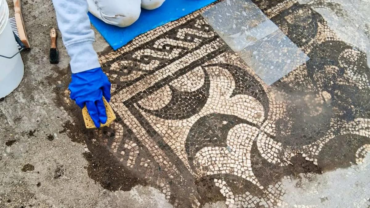 descoperire arheologica vila castel di guido langa roma italia 