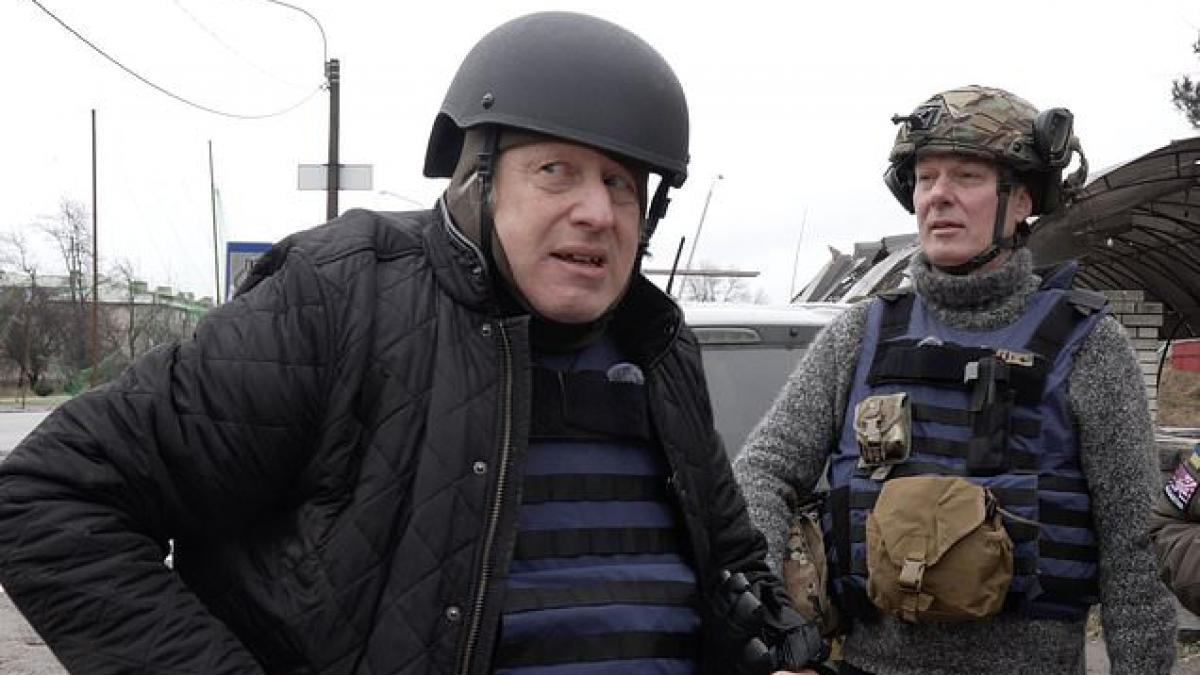 in trenul atacat de rusi in ucraina la granita cu polonia se afla si boris johnson si un numar mare de importanti oficiali europeni