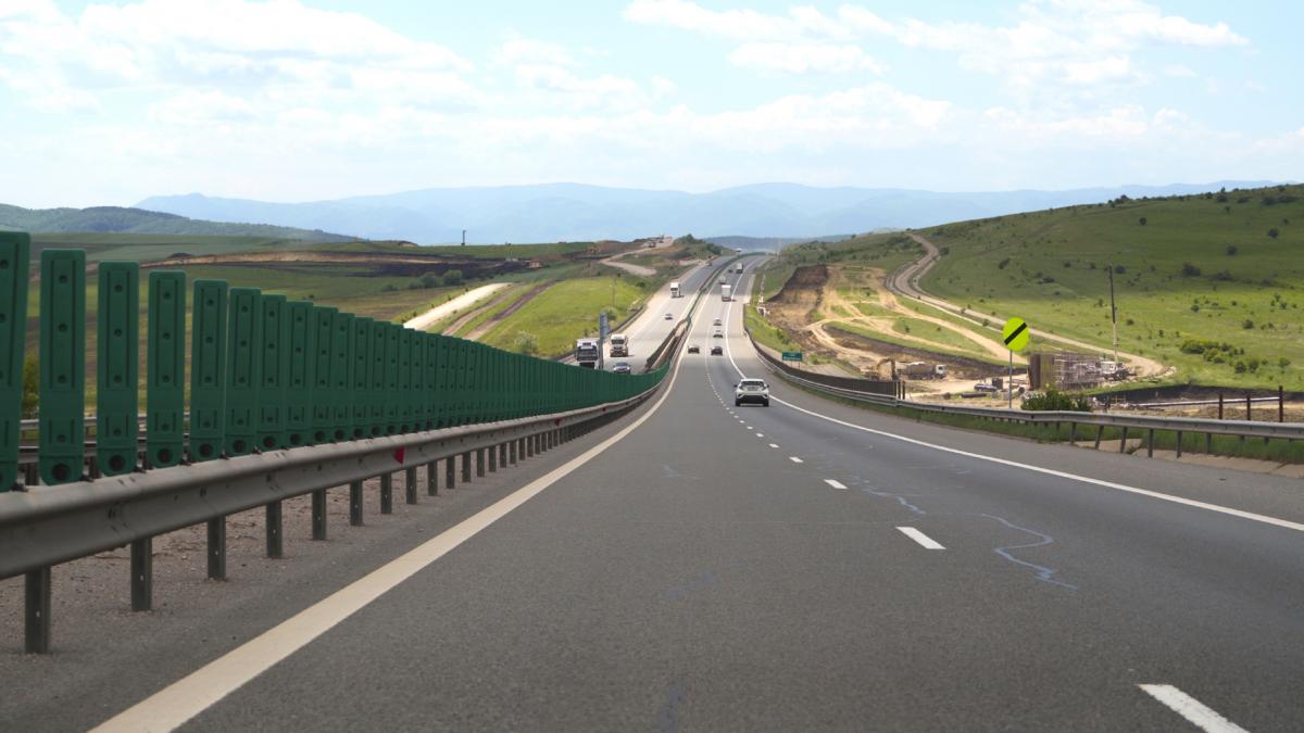pe autostrada transilvania s au deschis primele doua spatii de servicii moderne au si statii de incarcare pentru masini electrice