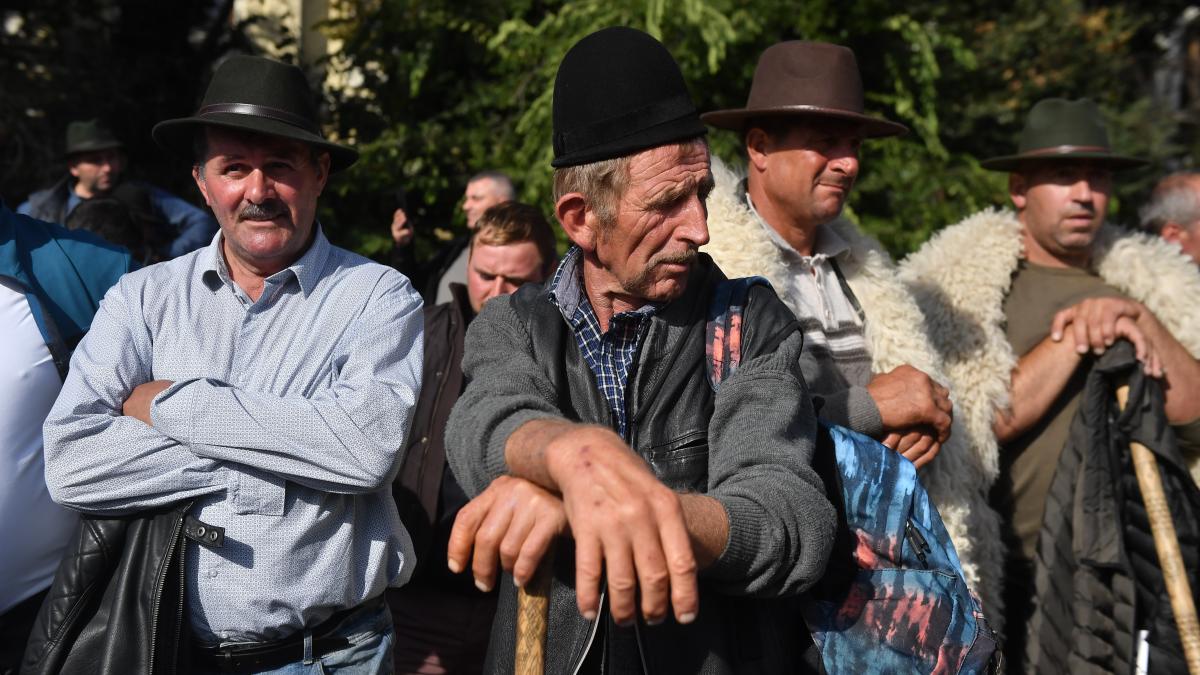 oierii se dezic de protest si il acuza pe ciobanul ionica pentru organizare acesta se apara noi nu am venit sa batem pe nimeni