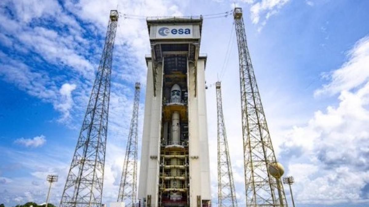 racheta europeana vega c lanseaza cu succes satelitii sentinel 3c si flex ce vor monitoriza